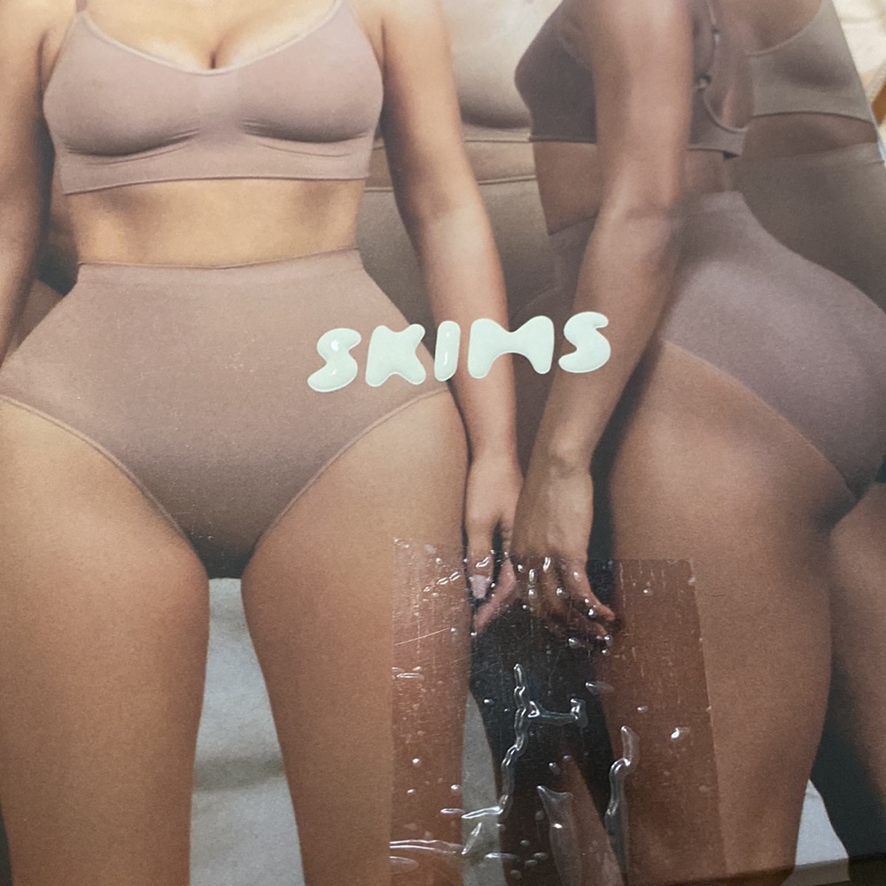 Skims sculpting mid waist brief